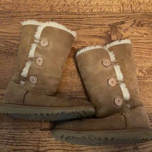 Light brown ugg boots